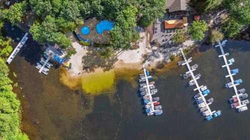 Lake Harmony House | Highland Hideaway by AvantStay