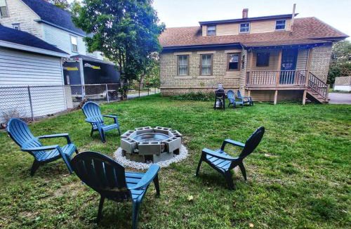 Millinocket House | Highland Home Away-Snowmobile Access - Millinocket