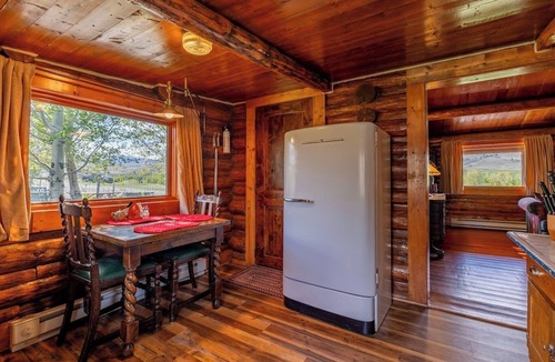 Wapiti Cabin | Highland Homestead- Direct River Access, Mountain Views, Historic Cabin