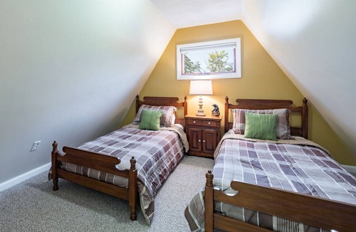 Stoddard Cabin | Highland Lake Waterfront Cabin