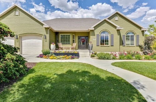Highland Condo | Highland Oasis | Hammock | Fire Pit | New Hot Tub