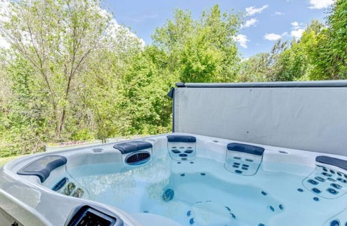 Highland Condo | Highland Oasis | Hammock | Fire Pit | New Hot Tub