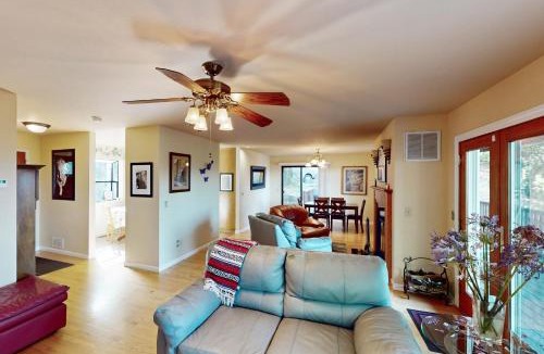 Cloverdale House | Highland Oasis