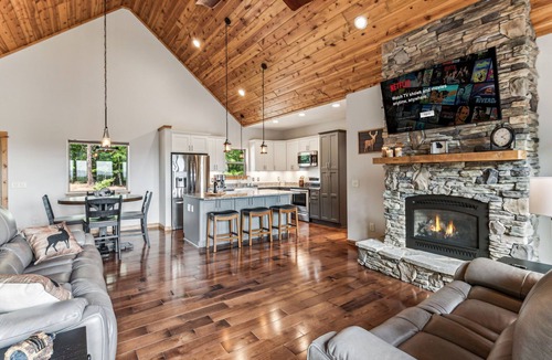 Blairsville House | Highland Overlook-Mountain Summer Fun Getaway!