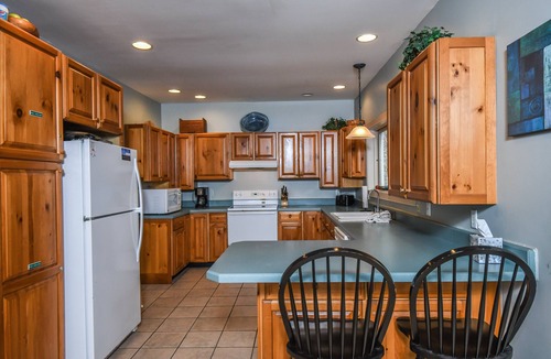 McHenry House | Highland Retreat | Incredible Lakefront, Deck