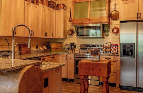 Wapiti House | Highland River Cabin-Custom Built New Log Cabin with Direct River Access