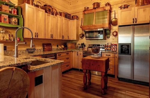 Wapiti House | Highland River Cabin-Custom Built New Log Cabin with Direct River Access