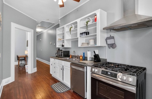 Highland Historic District Apartment | Highland Serenity 2 BR Duplex