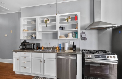 Highland Historic District Apartment | Highland Serenity 2 BR Duplex