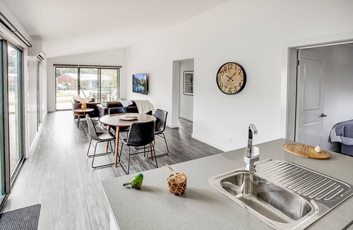 Bright Apartment | Highland Valley Cottage 1