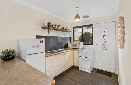 Bright Apartment | Highland Valley Cottage 5