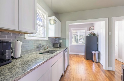 Highland Park Villa | Highland villa near downtown and military base.