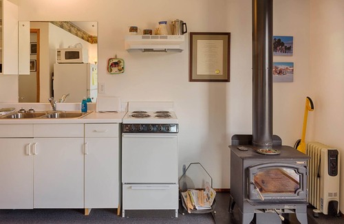 Oroville Cabin | Highlander Cabin at Eden Valley Ranch