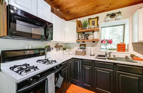 Highlands House | Highlands Cabin| Tubing, Trails & Highlands Charm