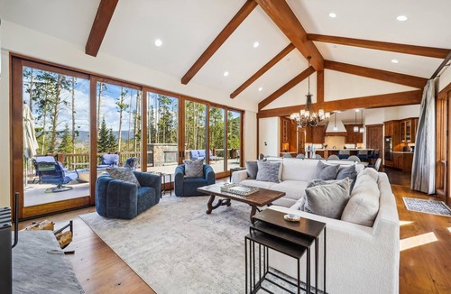 The Highlands House | Highlands Hideaway: Gorgeous Breckenridge Private Home with Private Hot Tub