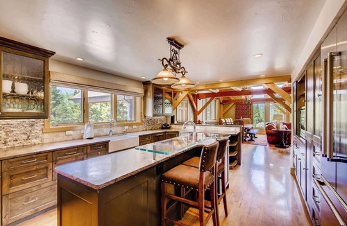 The Highlands House | Highlands Landing | Sweeping Views | VIP Shuttle