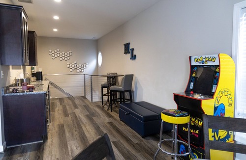 Louisville House | "Highlands Lookout: Your Gateway to Louisville's Ultimate Adventure!"