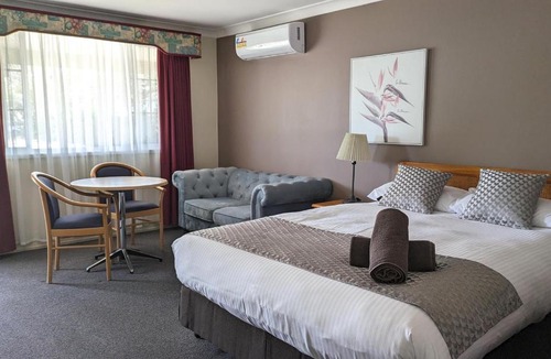 Oberon Hotel | Highlands Motor Inn
