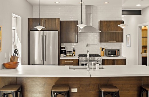 West Highland House | Highlands Square Modern 3BR – Yard, Grill & Garage