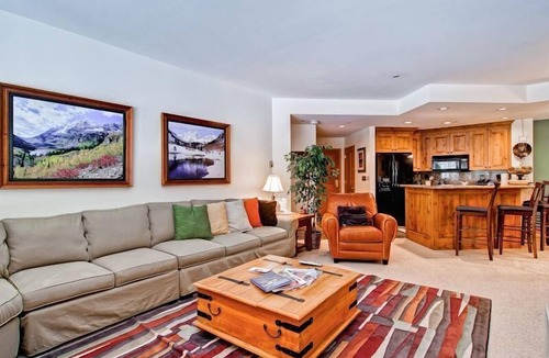 Highlands Townhomes Condo | Highlands Westview 105
