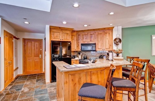 Highlands Townhomes Condo | Highlands Westview 105