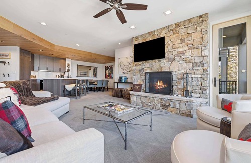 Highlands Townhomes Condo | Highlands Westview 208