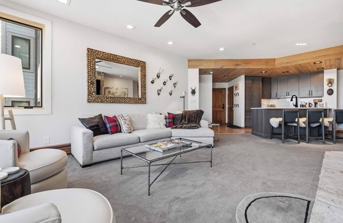 Highlands Townhomes Condo | Highlands Westview 208