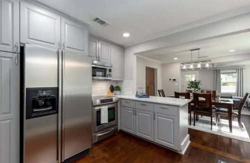 Arlington Heights House | Highly Rated, Exceptional Clean, Cozy, Comfortable Cowtown Casa TCU/Stockyards!