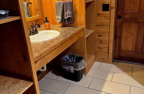 Pierre Cabin | Highpoint Lodge nUpper Level Inside East