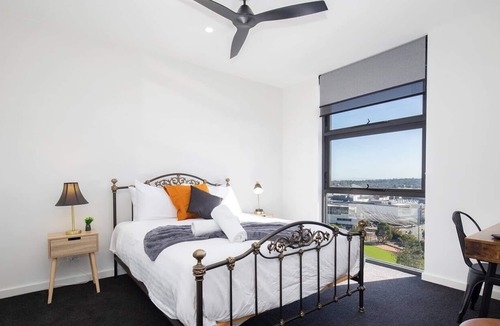 Charlestown Apartment | Highpoint Lookout A Cool Charlestown Square Abode
