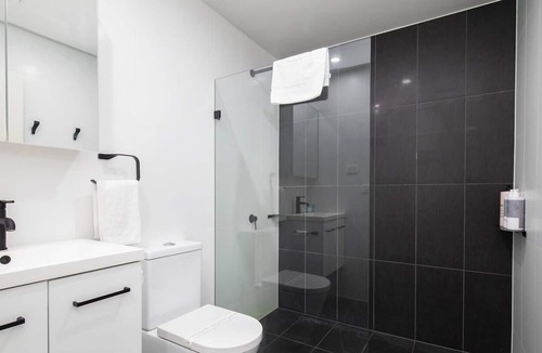 Charlestown Apartment | Highpoint Lookout A Cool Charlestown Square Abode