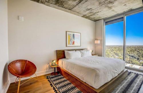 Rainey Street Historic District House | Highrise 1BR Luxe Suite near DT and Vibrant Rainey St