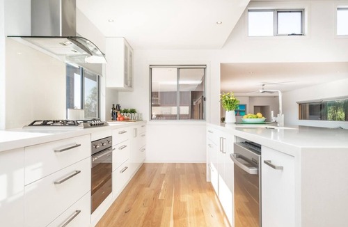 Tootgarook House | Highview - LOVE A ROOM WITH A VIEW