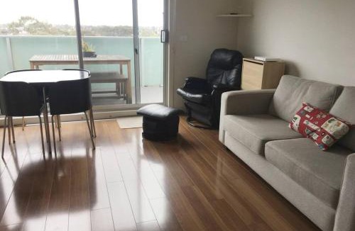 Northcote Apartment | Highview on High St - A Balcony Haven in Northcote