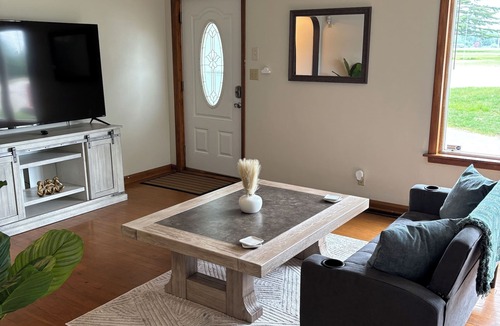 Scottville House | Highway Haven – Comfort, Convenience & Trailer Parking 🏕️