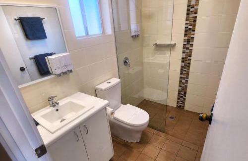 Hay Hotel | Highway Inn Motel