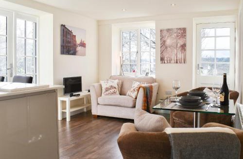 Waterhead House | Highwood Cottage