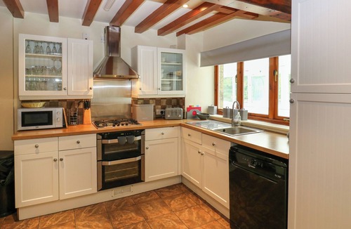 Hoylandswaine Cottage | Highwood Lodge