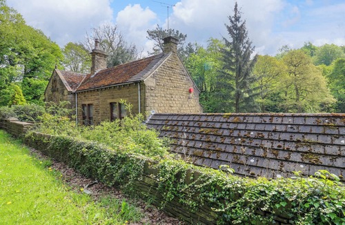 Hoylandswaine Cottage | Highwood Lodge