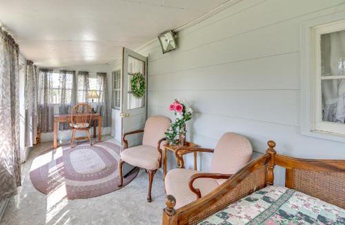 Waneta House | Hike and Fish Rustic, Timeless McKee Home with Yard