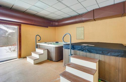 West Dover House | Hike, Bike & Swim: Mt Snow Condo w/Resort Perks