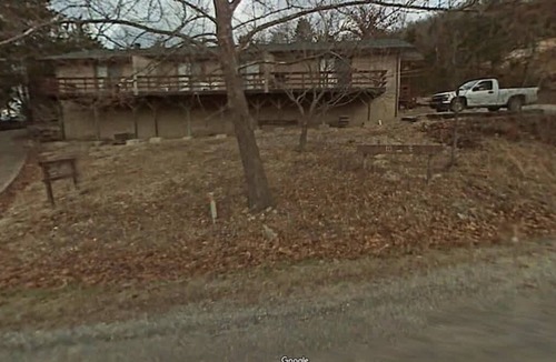 Holiday Island Condo | Hike, dine, shop, minutes to Eureka Springs