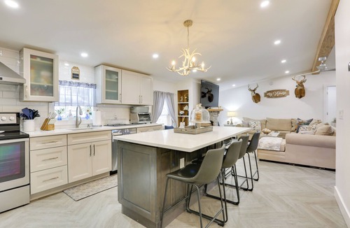 Ellenville House | Hike & Explore! Nature-Centric Hudson Valley Home