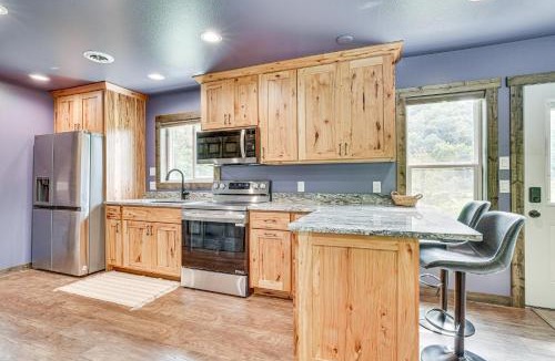 Viola House | Hike, Fish and Relax Kickapoo River Cabin!