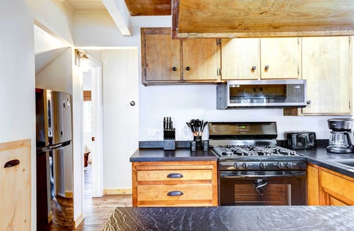 Cold Springs Cabin | Hike, Fish & Explore: California Cabin w/Deck!