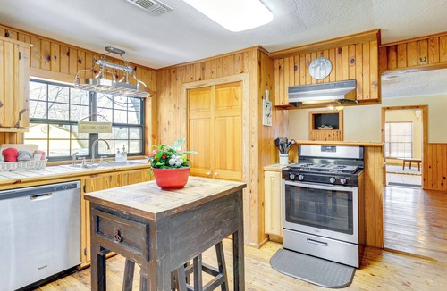Sulphur Cabin | Hike, Fish & Explore: Family Cabin in Sulphur!