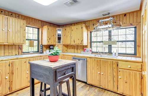 Sulphur Cabin | Hike, Fish & Explore: Family Cabin in Sulphur!