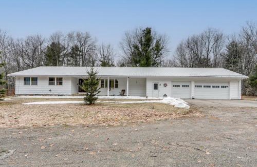 Lawrenceville House | Hike & Fish: Family Retreat in Upstate New York!
