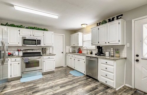 Greenville House | Hike, Fish & Golf: Home w/Patio in Greenville
