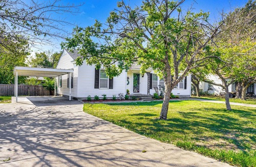 Greenville House | Hike, Fish & Golf: Home w/Patio in Greenville